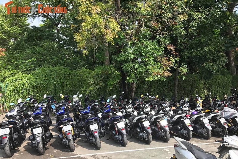 Gan 100 xe tay ga Yamaha NVX 155 gap mat tai Ha Noi-Hinh-5